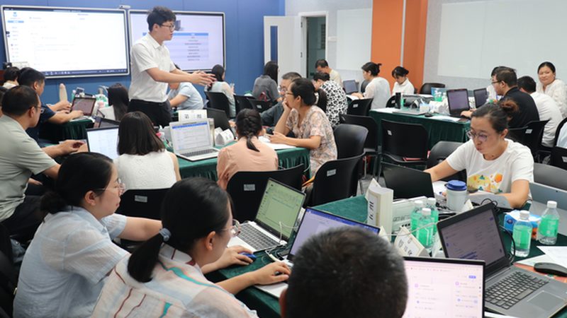 职业培训学校收费之谜：揭秘影响价格的关键因素**